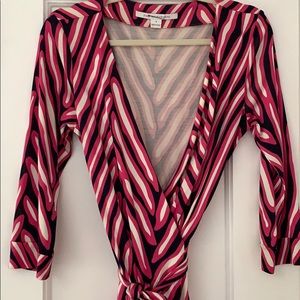 Auth DVF- worn once, stunning print! Sz8